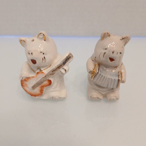 Vintage Novelty Pigs Playing Guitar & Accordion Salt Pepper Shaker Set Rare - Picture 1 of 7